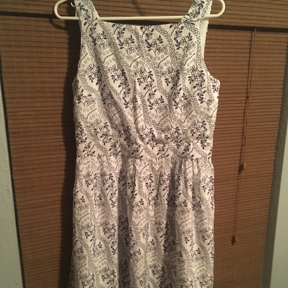 Loft Floral Cut Out Back Dress - Picture 4 of 5